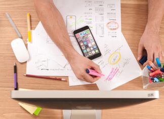 Kiedy usługi systemowe startują automatycznie?