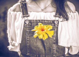 Czy wypada iść w dżinsach na rozmowę o pracę?