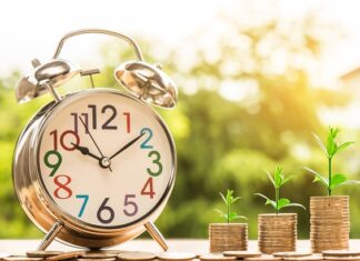 Na czym polega proces zarządzania?