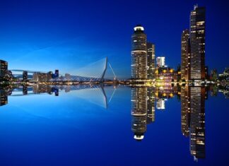 Czy można pracować podczas Erasmusa?