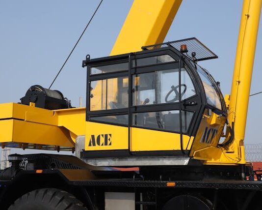 Jak często przeprowadzać badania UDT podnośnika przegubowego